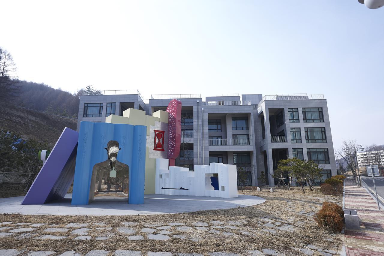 Pyeongchang The White Hotel Экстерьер фото